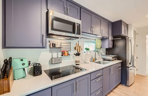 Holly House | Modern Studio in Walkable Holly District-ACL-UT-F1