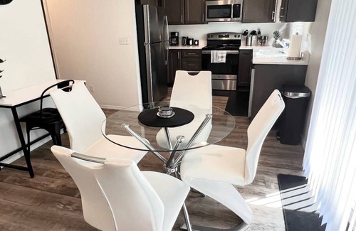 Spokane Valley Apartment | Modern & Stylish, King bed, WiFi