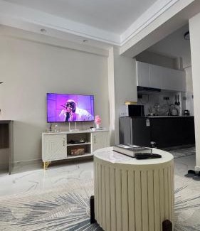 Kilimani Apartment | Modern Suite 1BR in Kilimani WIFI,Netflix,Free Parking,Near yaya center