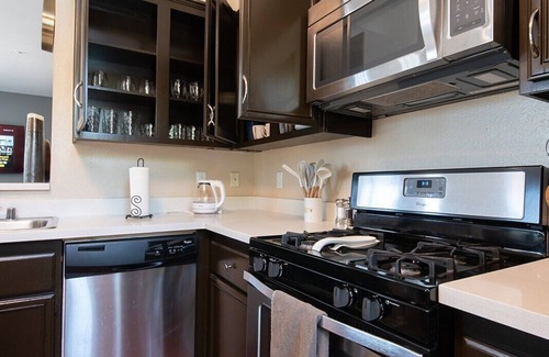 Valencia Apartment | Modern Suite*VIP*WIFI*Pool*2 King beds*AC