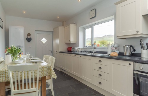 Mynytho Cottage | Modern Three Bedroom Holiday Cottage Near Aberdaron | Bryndaron