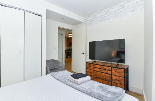 Midtown West Apartment | Modern Times Square 1 BR Retreat