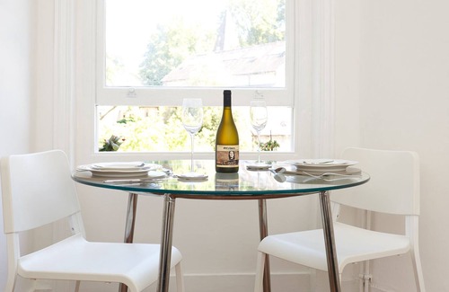 Forest Hill Apartment | Modern, Victorian 4 Bed Spacious Flat Forest Hill | South London