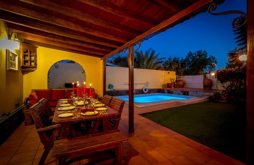 Maspalomas Villa | Modern Villa/Heated Private Pool & Garden/smart TV/WiFi/near Beach/Dunes/Shops