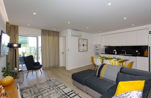 Furnas House | Modern villa in the center of Furnas