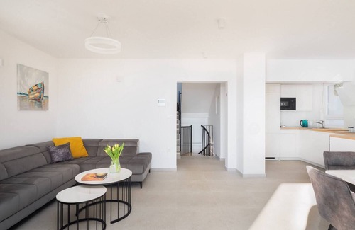 Brela Villa | Modern Villa Maris - with heated pool & sea view, private parking, quiet area, family.