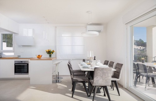 Brela Villa | Modern Villa Maris - with heated pool & sea view, private parking, quiet area, family.