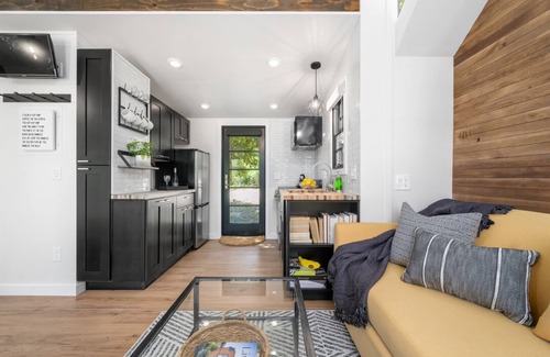 Arroyo Grande Cottage | Modern Wine Country Tiny Home with Gas Fire Pit