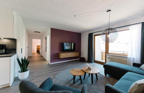 Simonswald Apartment | Moderne 3 Zi.-FeWo BlackForest Art Nähe Freiburg