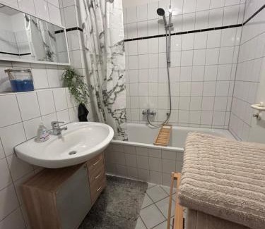 Ottersleben Apartment | Moderne 75m2 Wohnung mit Balkon und Blick ins Grüne