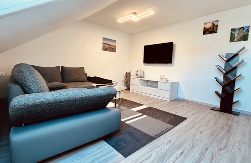 Stammbach Apartment | Moderne Ferienwohnung mit Küche und Garten