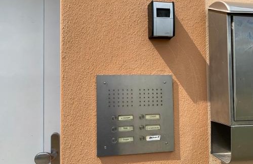 Werneuchen Apartment | Moderne Wohnung im Grünen in WRN