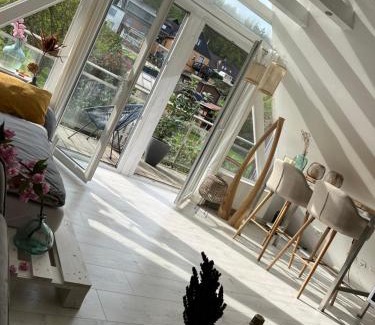 Rudinghausen House | Moderner Altbau mit Infrarotsauna im Grünen