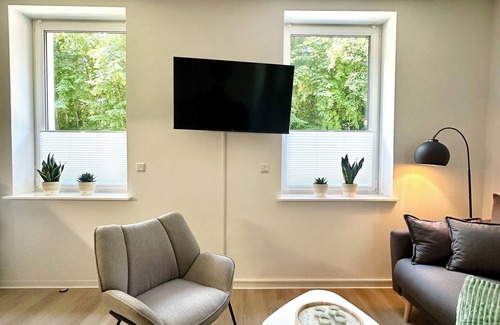 Aschersleben Apartment | Modernes Apartment, Queensize-bett, Netflix, Küche, Nähe Ameos