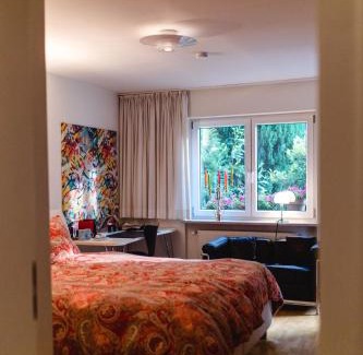 Karlsbad House | Modernes und gemütliches Designerzimmer