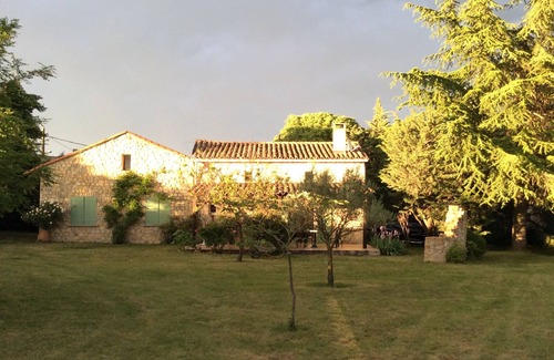 Lussan House | Modernised local stone-built farmhouse, very quiet, large garden for families