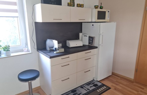 Mucheln Apartment | Modernized apartment, centrally located in historic old town