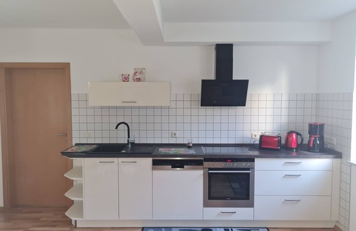 Mucheln Apartment | Modernized apartment, centrally located in historic old town