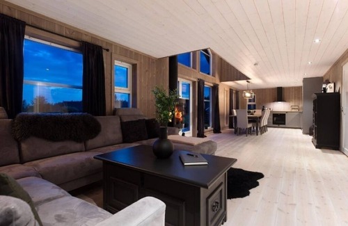 Gran Cottage | Modernt, Barnvänligt Boende 1 h fr Oslo i Norges Toscana. Skidparadis fin Natur