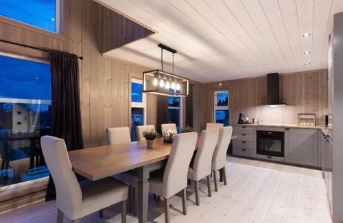 Gran Cottage | Modernt, Barnvänligt Boende 1 h fr Oslo i Norges Toscana. Skidparadis fin Natur