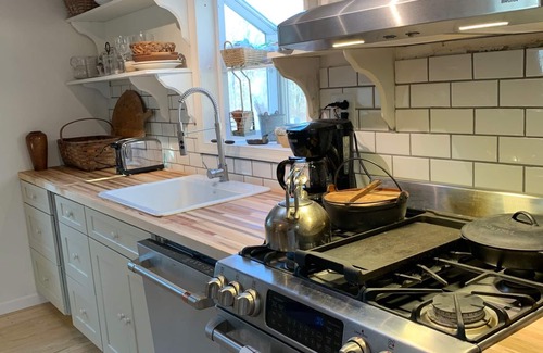 New Paltz Cottage | Mohonk Mountain Living - New Kitchen!