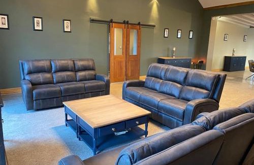 Shanavooneen House | Moig Lodge - 8 Double Bedroom Barn Conversion