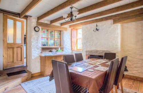 Charlestown House | Mona's Cottage - Private Parking, Sea Views, Garden & Close To Harbour & Beach