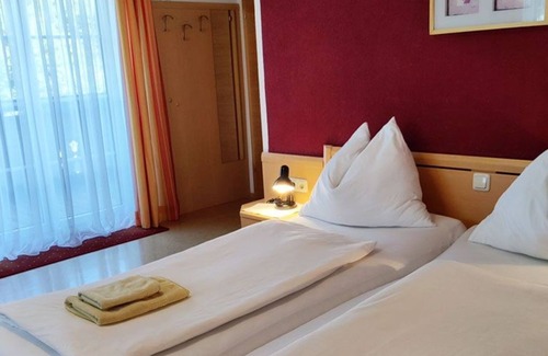 Sankt Georgen im Attergau Bed & Breakfast | Mondsee - Frühstückspension Holzapfel