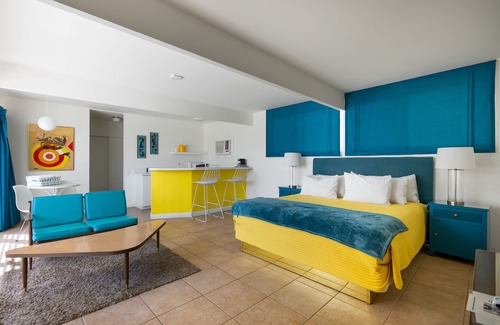 Desert Park Estates Hotel | Monkey Tree Hotel 11 by AvantStay | Stylish Hotel in Palm Springs w/Pool!