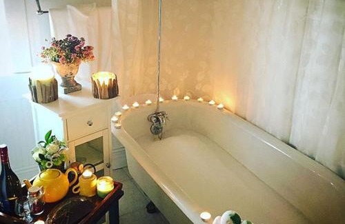 Monroe Bed & Breakfast | Monroe Inn