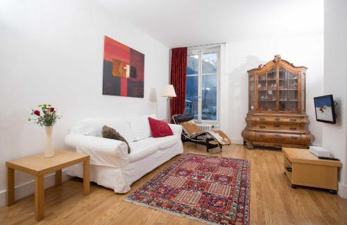Chamonix City Centre Apartment | Mont Blanc 98 Apartment - Chamonix All Year