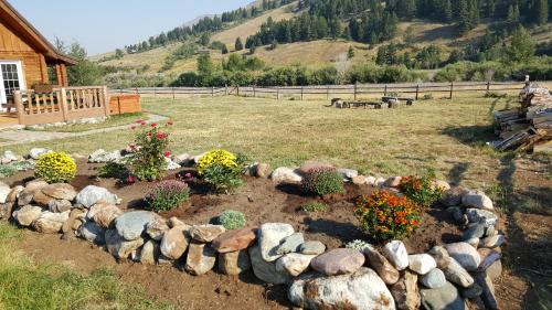 Cameron House | Montana Spirit Guest Lodge