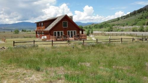 Cameron House | Montana Spirit Guest Lodge