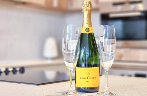 Three Anchor Bay Apartment | Montclaire Sea Point Studio with Lions Head Views