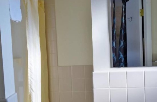 Great Barrington Hotel | Monument Mountain Motel