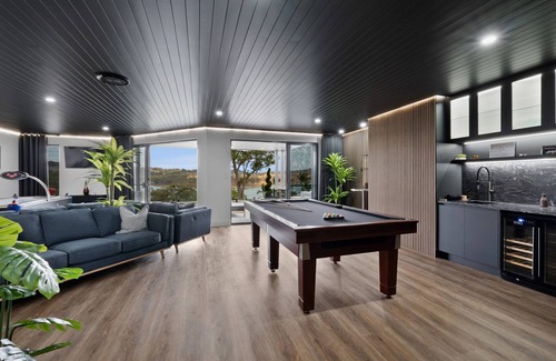 Shire of Boonah House | Moogerah Lake House #5 - Luxury Lake House (Sleeps up to 23 People)