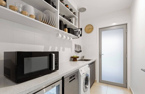 Fingal Apartment | Moonah Views Luxury Getaway with Jacuzzi