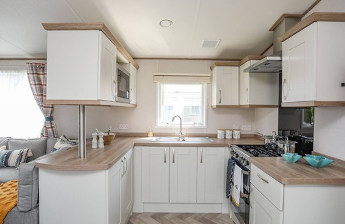 Chwilog Cottage | MOONDUNES - PWLLHELI, pet friendly, with a garden in Chwilog