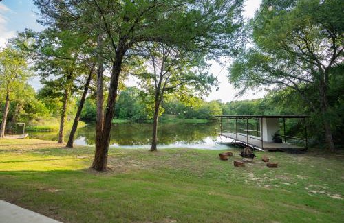 Hearne House | Moonlight Oaks Retreat