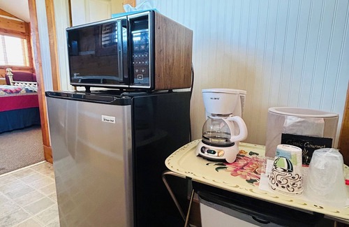 Marysvale Hotel | Moore's Old Pine Inn