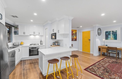 Kilsyth House | Mooroolbark Pet Friendly 4 Bedroom House - large garden, free parking