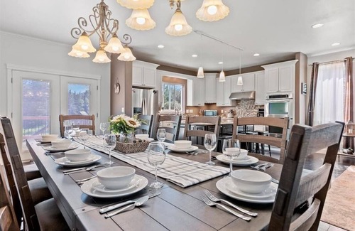 Huffman - O' Malley House | Moose Meadow 5 Bedroom Home by RedAwning