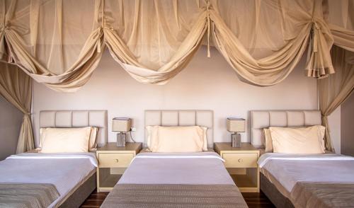 South Luangwa National Park Cabin | Mopani Safari Lodge