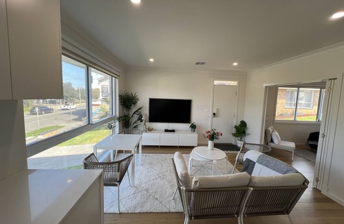 Melbourne House | Mordialloc Fully Renovated Beachfront Oasis: Right across from the beach!