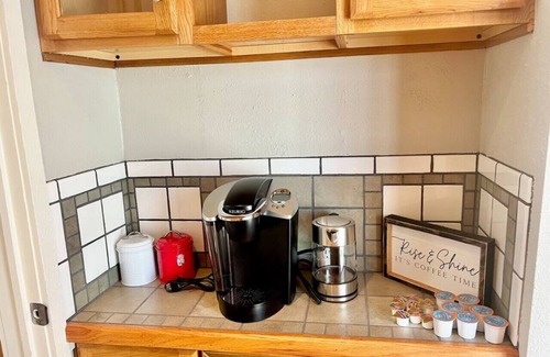 Canyon Creek House | More Cowbell - Spacious House with Privacy Minutes to Campus