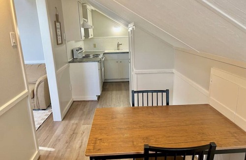 Canyon Creek House | More Cowbell - Spacious House with Privacy Minutes to Campus