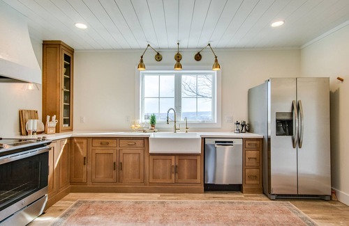 Valois House | Morning Dove farmhouse on Seneca lake wine trail