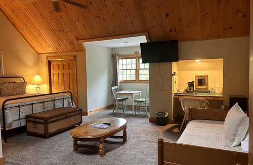 Slaty Fork Bed & Breakfast | Morning Glory Inn