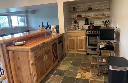 Doubleheader Apartment | Morrison Mountain Studio Getaway