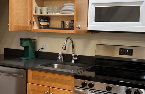 Mid-Cambridge Apartment | Most loved by repeat guests, ready for your remote & long-term stay!